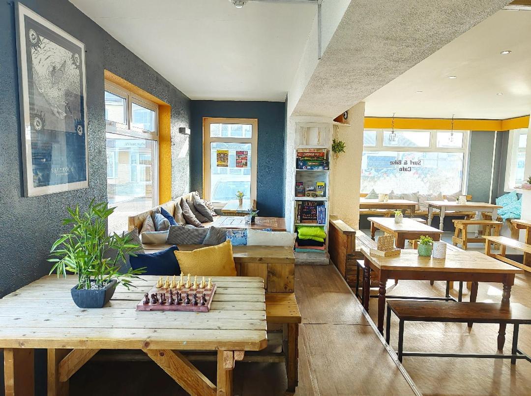 Ocean Surf Lodge New Quay エクステリア 写真