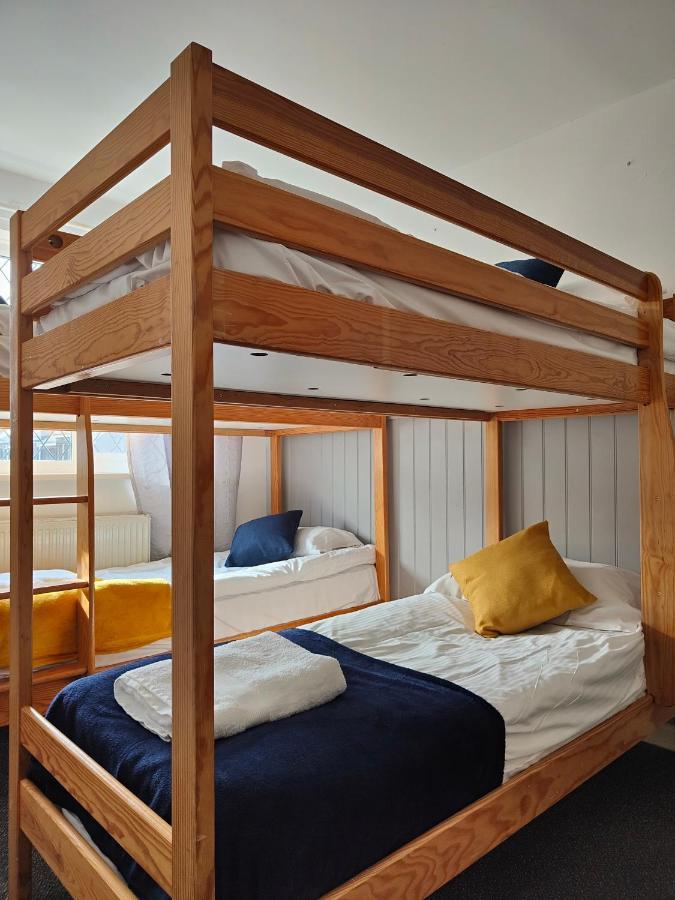 Ocean Surf Lodge New Quay エクステリア 写真