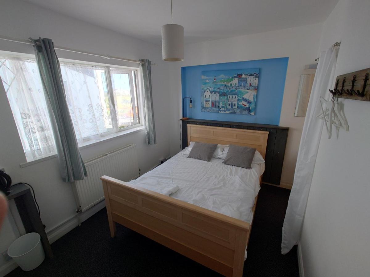 Ocean Surf Lodge New Quay エクステリア 写真