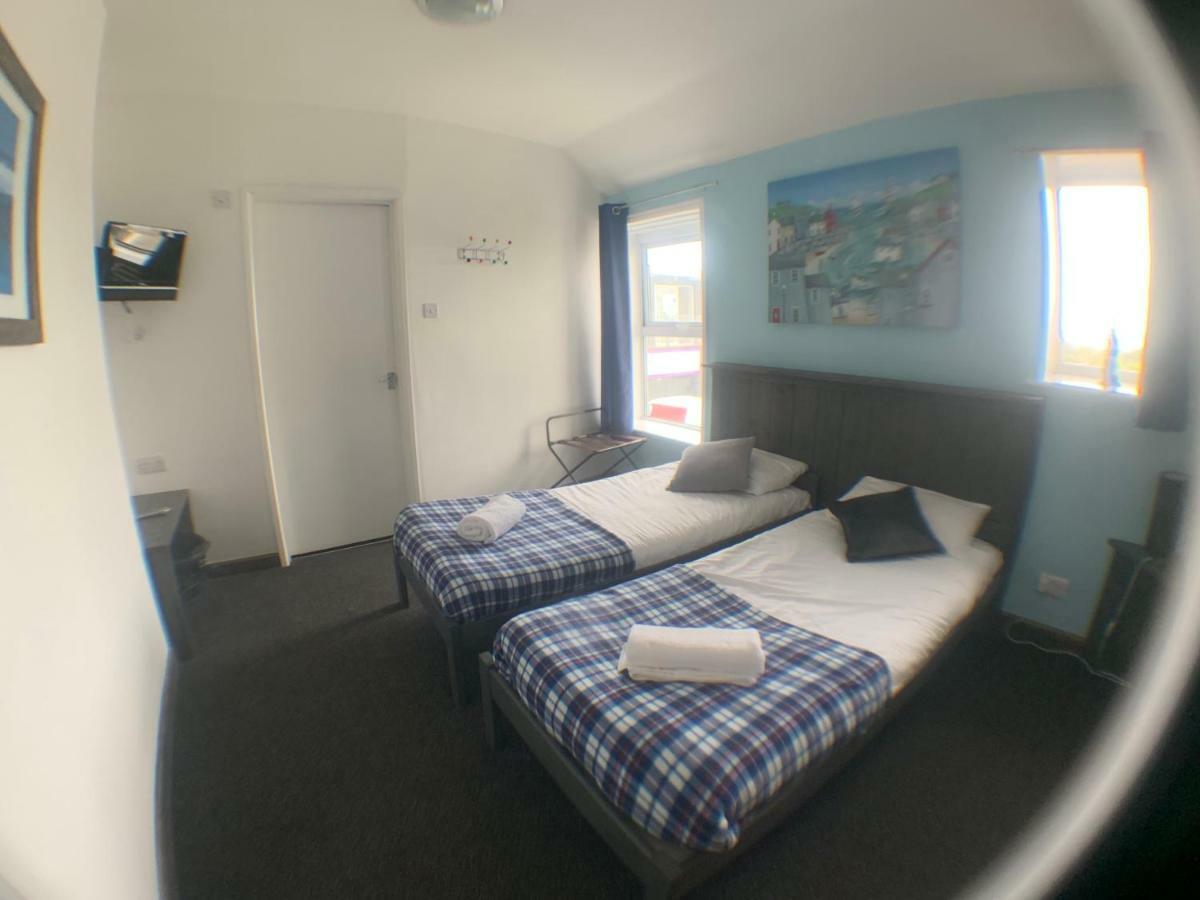 Ocean Surf Lodge New Quay エクステリア 写真